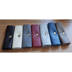 IGP-SPORGENSTAND AF FARVET GLAT-LDER - 7 STK. I DIVERSE FARVER 