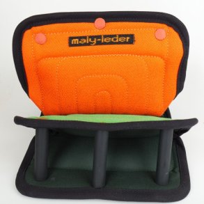 STYR MED 3 H�NDTAG AF NYLCOT I DIVERSE FARVER - STR. L.37xB.23xH.15 CM. 