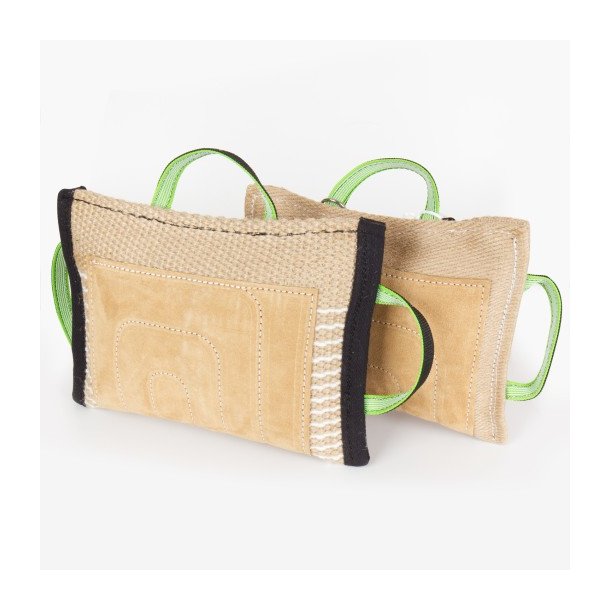 BIDEPUDE "STOR KILEFORMET MODEL" AF JUTE MED P�SYET L�DER - H�RD MODEL MED 3 H�NDTAG. STR. L.36xB.26xH.10 CM